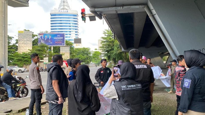 6 Oknum Relawan di Makassar Bagi Hasil Donasi Fiktif Rp 70 Ribu Tiap Orang