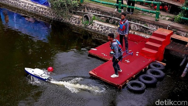 Inovasi Mahasiswa Unjuk Gigi di Kontes Kapal Indonesia UMM