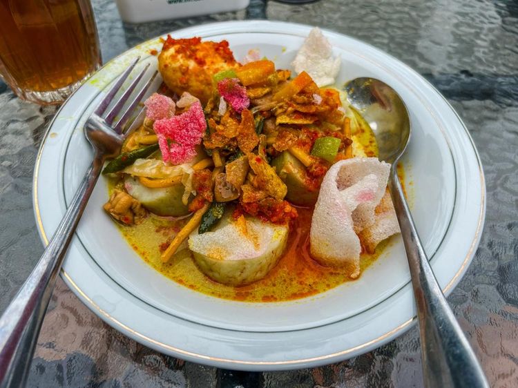 Sedap! 8 Lontong Nusantara yang Berkuah Gurih dan Kental