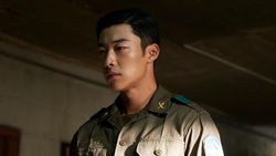 Potret Woo Do Hwan Jadi Adik Hyun Bin di Made In Korea