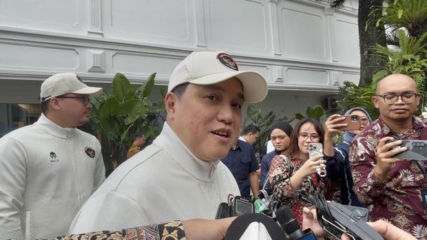 Menteri Pemuda dan Olahraga (Menpora) Erick Thohir hingga sejumlah atlet kontingen Indonesia untuk SEA Games 2025 merapat di Istana Kepresidenan, Jakarta,  Jumat (5/12/2025)