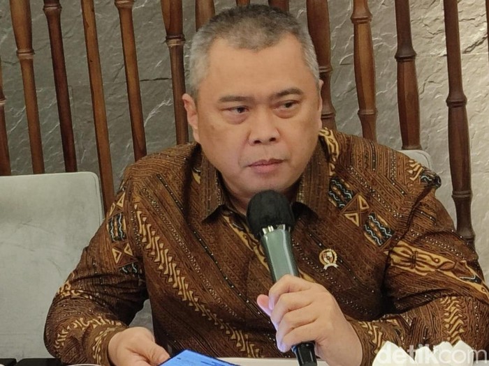 Menteri Perhubungan Dudy Purwagandhi