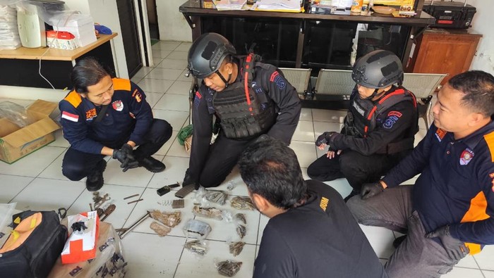 Fakta-fakta Ratusan Amunisi Tak Bertuan di Gua Lowo Bojonegoro