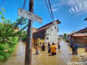 Pemkab Bandung Tetapkan Status Darurat Bencana Banjir dan Longsor