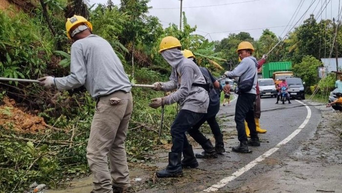 Gubernur Sumbar Apresiasi Kerja PLN Pulihkan Listrik Pasca Bencana