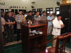 Polres Malang Gelar Salat Gaib untuk Korban Banjir-Longsor Sumatera