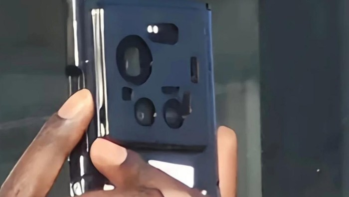 Ponsel yang diduga Xiaomi 17 Ultra