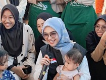 Ria Ricis Pesan Jangan Tanya Hal Ini ke Anak Korban Banjir-Longsor Sumatera