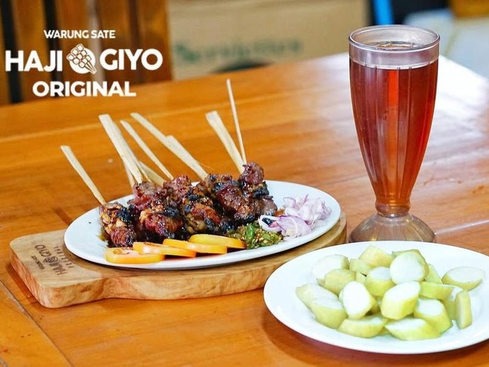 Sate Kambing legendaris di Jakarta Timur.
