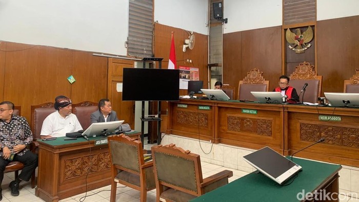 MAKI Ajukan Praperadilan Minta KPK Periksa Bobby di Kasus Jalan Sumut