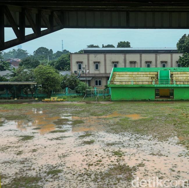 Stadion Mini Mustika Jaya Memprihatinkan, Jauh dari Janji Lapangan Standar Nasional di Jabar