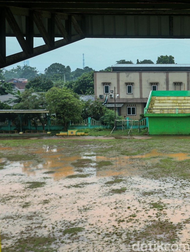 Stadion Mini Mustika Jaya Memprihatinkan, Jauh dari Janji Lapangan Standar Nasional di Jabar