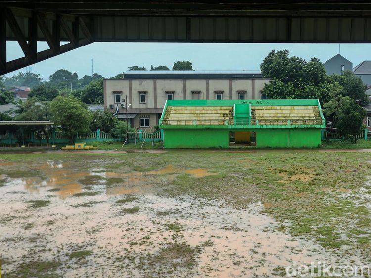 Stadion Mini Mustika Jaya Memprihatinkan, Jauh dari Janji Lapangan Standar Nasional di Jabar
