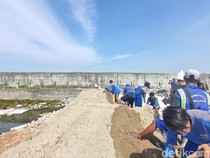 Video: Sempat Bocor, Tanggul di Kawasan Pelindo Muara Baru Sudah Ditambal