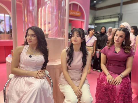 Tasya Farasya dan Davina Karamoy berada di Jakarta x Beauty (JxB) 2025 kembali digelar pada 4-7 November di Jakarta International Convention Center (JICC).