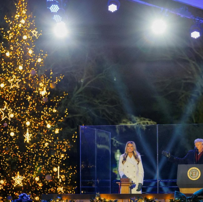 Tradisi Penyalaan Pohon Natal Nasional Warnai Awal Liburan di AS