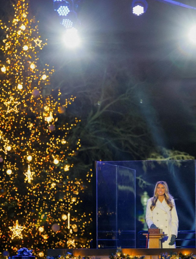 Tradisi Penyalaan Pohon Natal Nasional Warnai Awal Liburan di AS