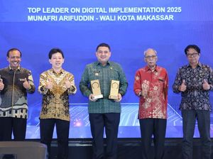 Pemkot Makassar Sabet Penghargaan Golden Trophy Top Digital Awards 2025
