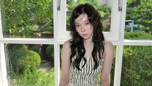 Foto: Pesona Winter aespa yang Digosipkan Pacaran dengan Jungkook BTS