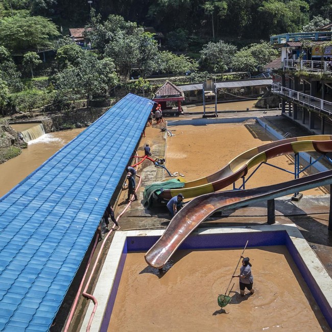 Wisata Lembah Curugan di Bandung Barat Rusak Gegara Banjir