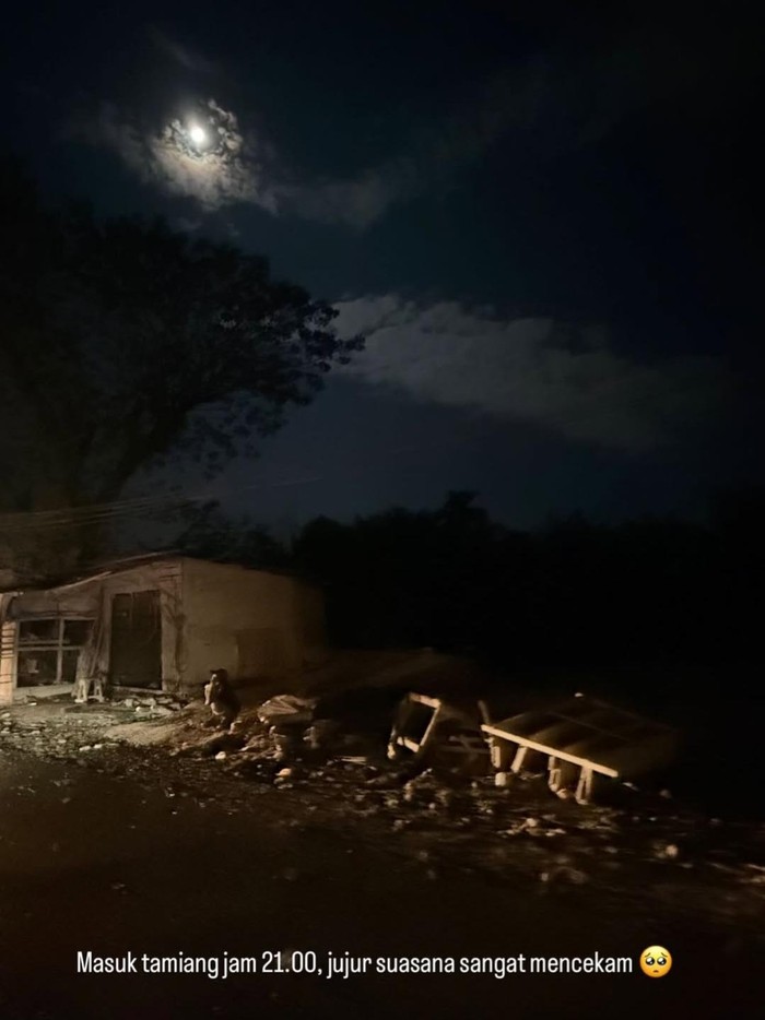 Zaskia Adya Mecca cerita kondisi mencekam di titik lokasi banjir dan longsor Aceh, apalagi saat malam hari.