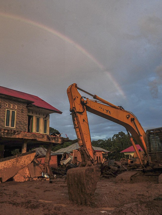 1.378 Rumah Rusak Akibat Banjir Bandang di Agam