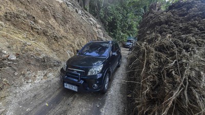 Akses Darat Agam-Bukittinggi via Kelok 44 Mulai Normal