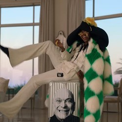 Bintang Serial Emily in Paris Ditangkap di Jepang, Diduga Selundupkan Narkoba