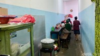 Pasar Jatinegara memang dikenal sebagai kawasan kuliner tua yang menyimpan banyak makanan legendaris. Di antara gang-gang kecilnya, Bakmi Lorong menjadi salah satu yang paling dicari. Foto: detikFood