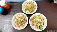Meski terlihat sederhana, Bakmi Lorong tetap menjadi kuliner legendaris yang dipertahankan hingga kini. Rasanya yang konsisten menjadikannya favorit di kawasan Jatinegara. Foto: detikFood