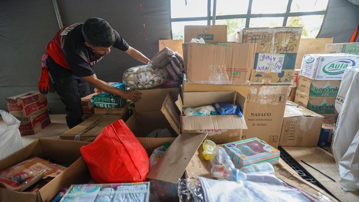 Surabaya Kirim Lagi 4 Truk Bantuan Logistik ke Aceh dan Sumatera