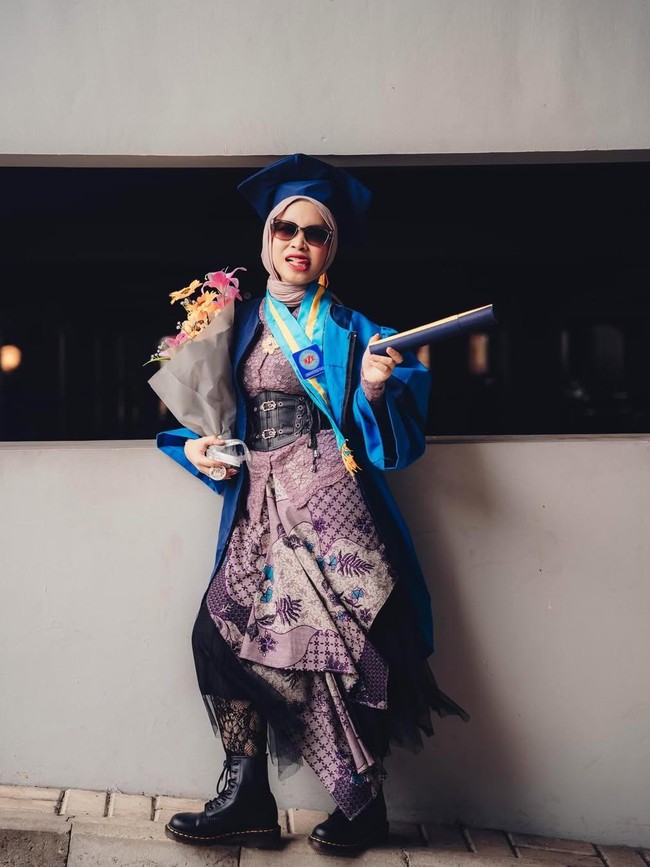 Congrats! Boah Sartika Jadi Sarjana, Dulu Nyaris Putus Sekolah