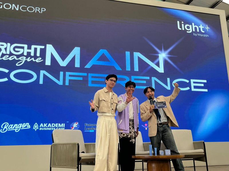 Bright League Main Conference 2025 menghadirkan ruang berbagi bagi generasi muda untuk memahami arti tumbuh melalui komunitas dan kolaborasi. Bright League Main Conference 2025 menghadirkan ruang berbagi bagi generasi muda untuk memahami arti tumbuh melalui komunitas dan kolaborasi.