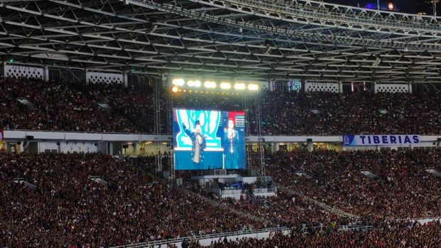 Gereja Tiberias Indonesia menggelar perayaan Natal di Stadion Utama Gelora Bung Karno (SUGBK), Jakarta, malam ini. Gereja Tiberias Indonesia menggelar perayaan Natal di Stadion Utama Gelora Bung Karno (SUGBK), Jakarta, malam ini.