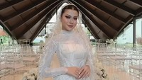 Hanum Mega sebelumnya pernah menikah dengan Achmad Herlambang dan dikaruniai dua orang anak. Namun, pernikahan itu kandas pada Juli 2023 di Pengadilan Agama Cibinong, Jawa Barat. Foto: Instagram @real.hanummegaa