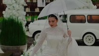 Hanum Mega resmi menikah dengan Rafly Febian pada Jumat (5/12/2025). Ijab kabul digelar intimate dengan dihadiri keluarga dan kerabat dekat. Foto: Instagram @real.hanummegaa