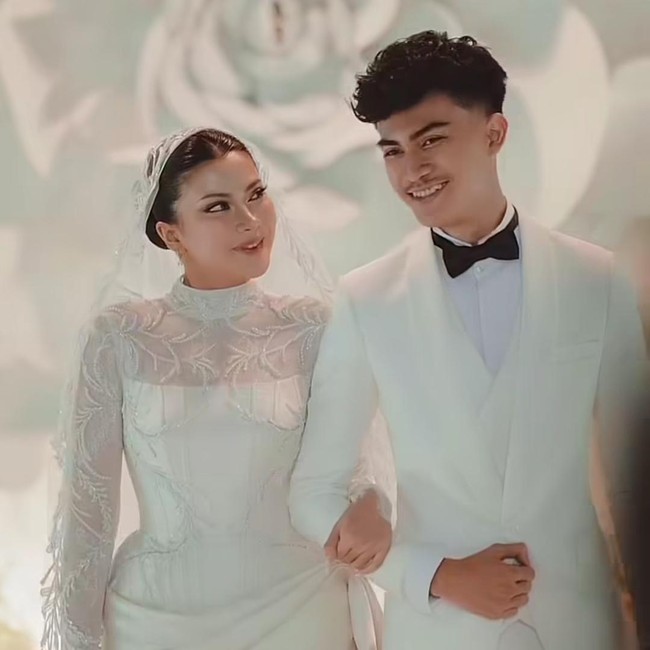 Hanum Mega Didampingi 2 Anak, Resmi Menikah dengan Rafly Febian