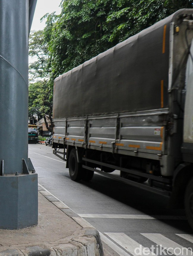 JPO Tipar Cakung Dinilai Rawan Bahaya bagi Penyeberang