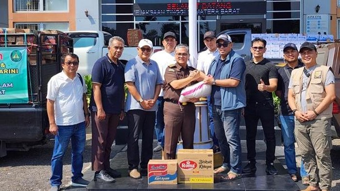 Peduli Korban Bencana Sumbar, Kejati Jambi Salurkan Bantuan Pangan