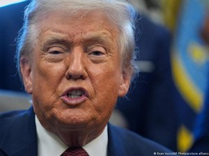 Balasan Trump Saat Pendukung Teriak Biaya Hidup Kian Mahal