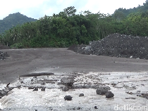Banjir Lahar Semeru Timbun Jembatan, 137 KK di Lumajang Terisolasi