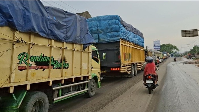 Sempat Macet Akibat Banjir, Kini Lalin Jalan Palembang-Betung Lancar