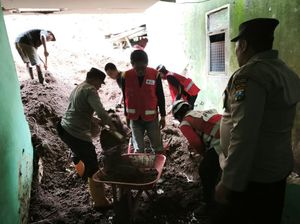 Longsor Tutur Pasuruan Makan Korban Jiwa: Polisi Evakuasi Material