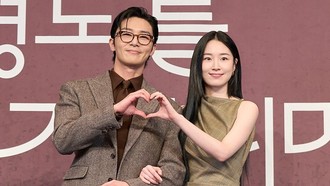 Park Seo Joon Ungkap Tekanan Beda Usia dengan Pasangan di Surely Tomorrow