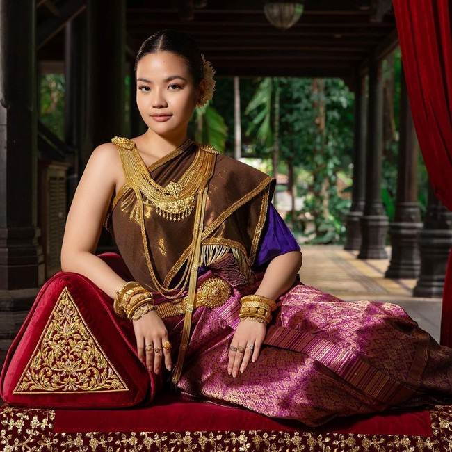 8 Foto Pernikahan Mewah Putri Kamboja Gen Z dengan Putra Konglomerat