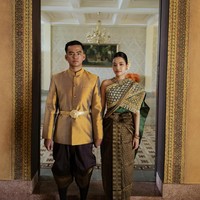 Wantia 28 tahun itu memamerkan berbagai pakaian indah selama upacara Khmer, dipadukan dengan perhiasan pusaka yang mewakili garis keturunan dan tradisi kerajaannya. Foto: Instagram @soriya_noro