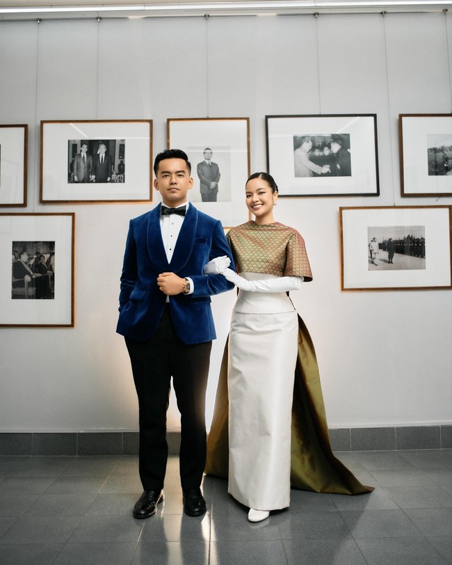 Dilansir SCMP, Putri Pongsoriya yang lulusan Universitas Bisnis Internasional dan Ekonomi di Beijing menikah dengan suaminya yang pernah dinobatkan sebagai salah satu dari ’40 di bawah 40’ orang paling berpengaruh di Kamboja oleh Prestige Online Kamboja. Ia disebut sebagai generasi baru pemimpin bisnis yang membentuk kembali masa depan perekonomian negara. Foto: Instagram @soriya_noro