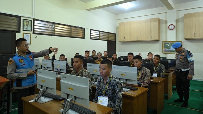 Sipanda dan E-Rikmin, Inovasi Polda Jatim dalam Penerimaan Anggota Polri