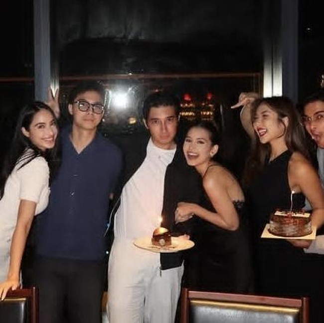 Romantis! Sandrinna Michelle Makan Bersama Kekasih dan Sahabat