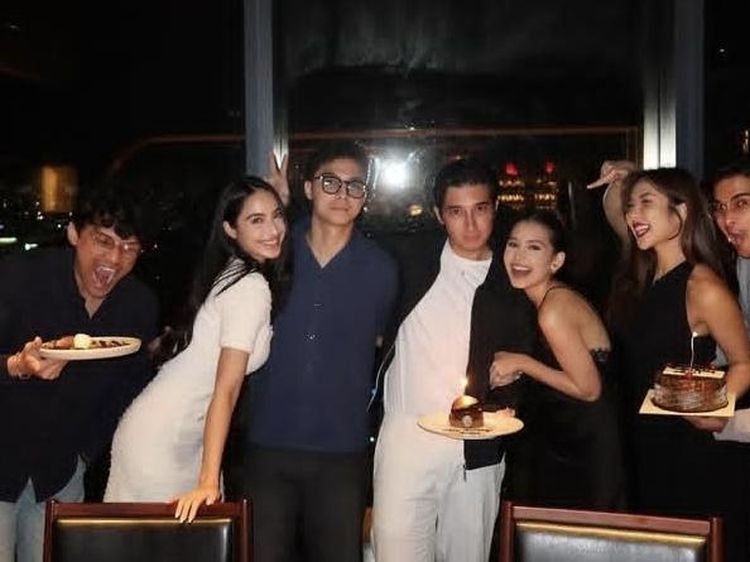 Romantis! Sandrinna Michelle Makan Bersama Kekasih dan Sahabat